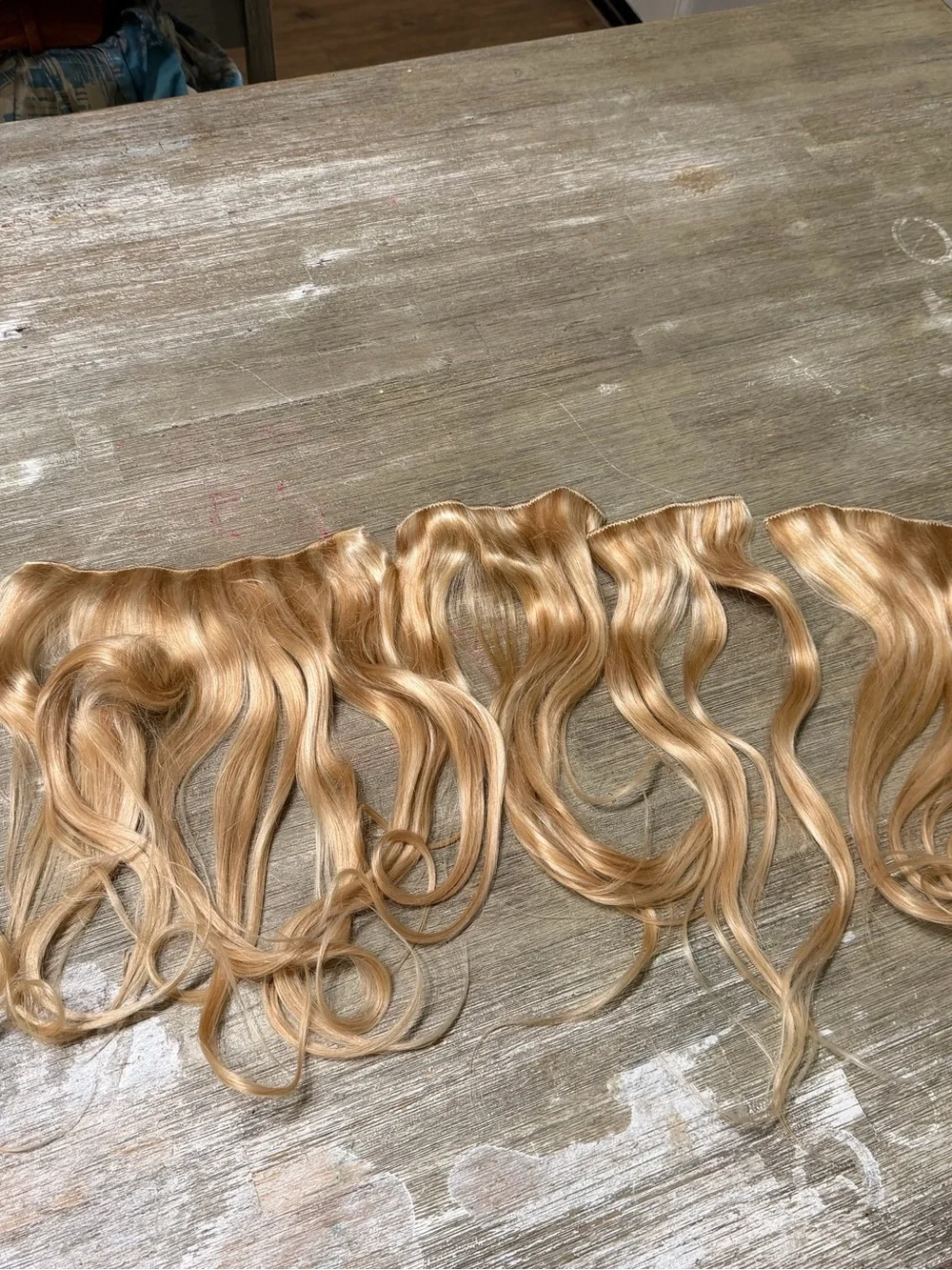 Irresistible Me 16” 140g Human Hair Clip-In Extensions Blonde 8-Piece